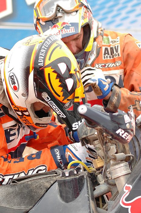 13.01.2009 Pomoč med motoristi KTM